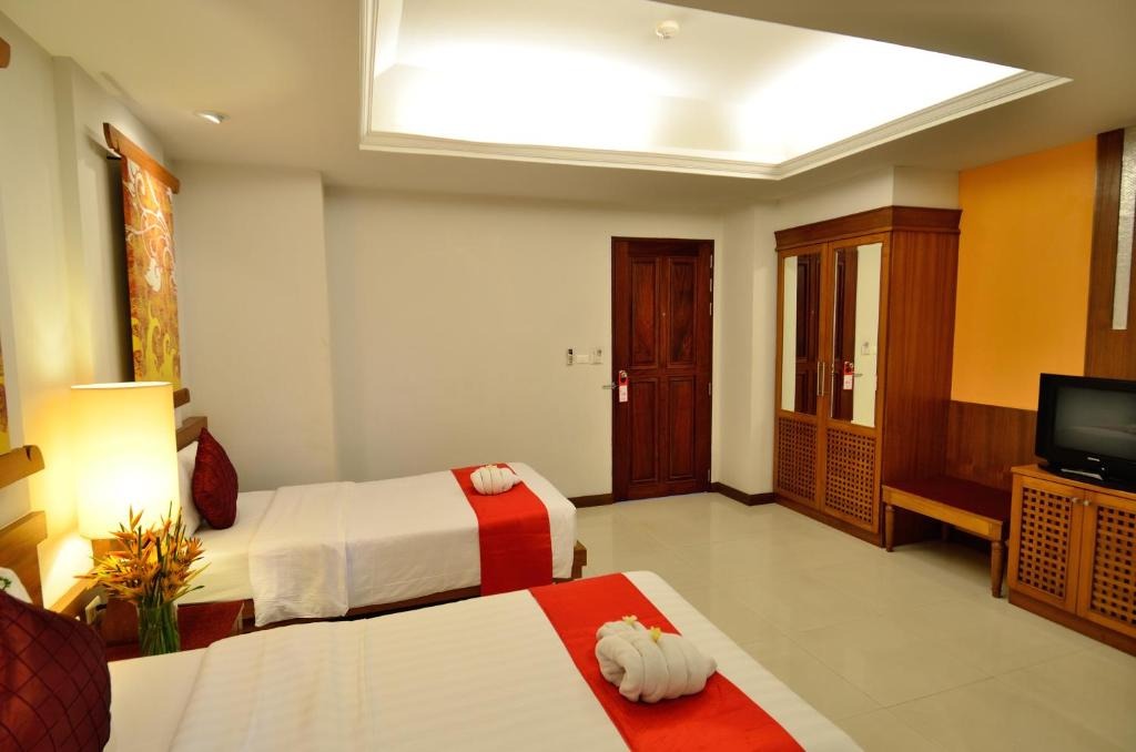 هتل فرست بانگالو بیچ ریزورت